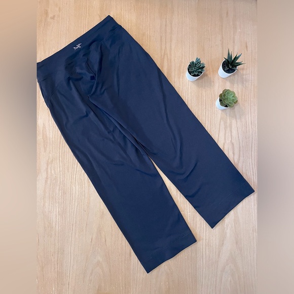 Arc’teryx Yoga Pants - Picture 2 of 8
